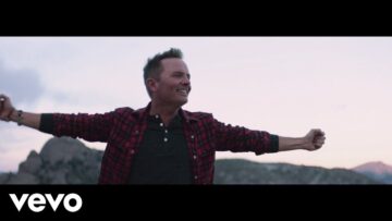 Chris Tomlin – Nobody Loves Me Like You (Official Music Video)