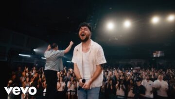 Red Rocks Worship, Kory Miller – Up To Something (Official Live Video)